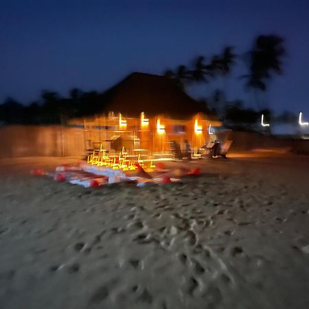 Tata Beach Hotel Котону Екстериор снимка