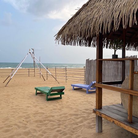 Tata Beach Hotel Котону Екстериор снимка
