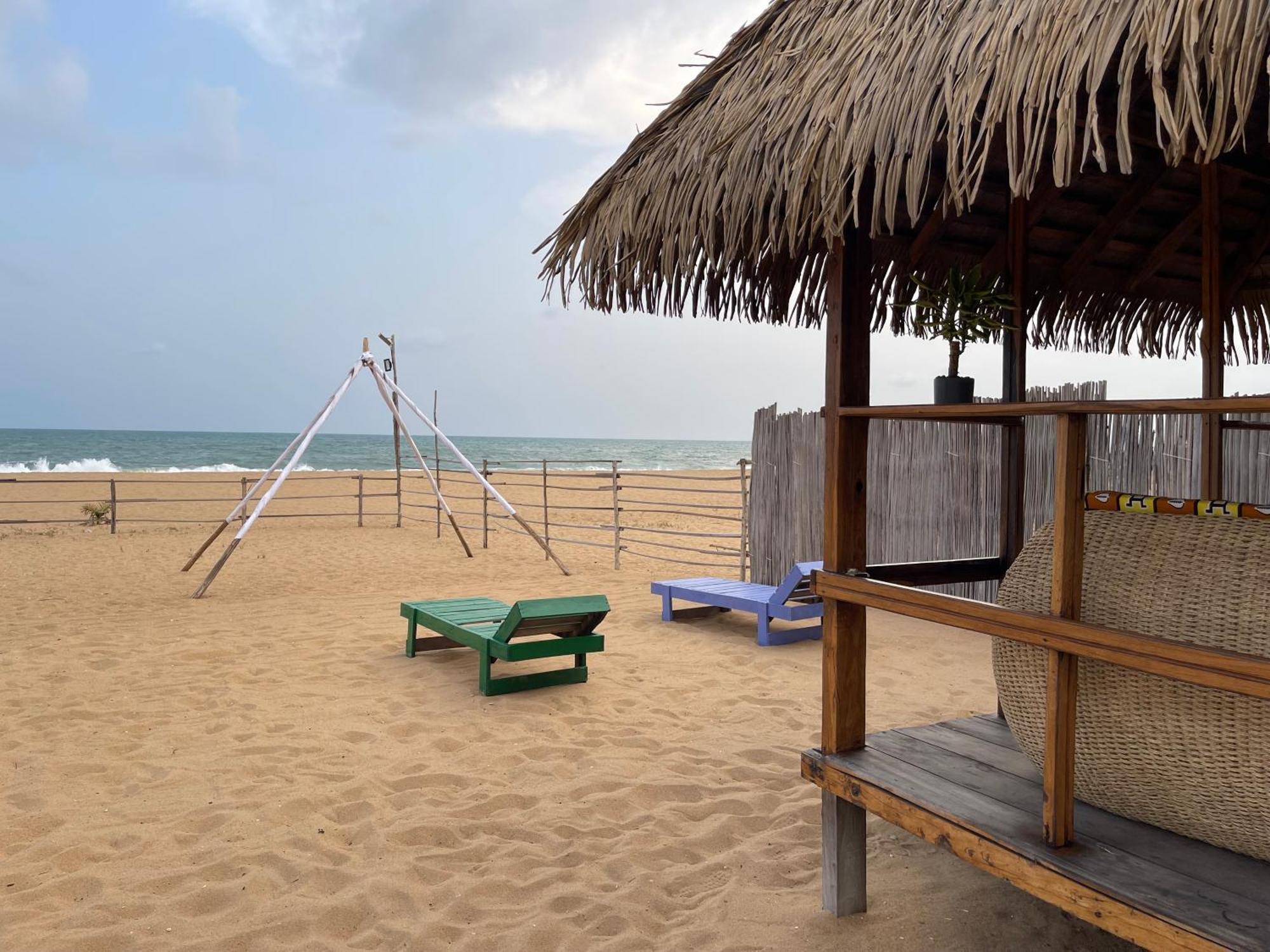 Tata Beach Hotel Котону Екстериор снимка